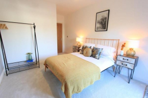Cabot Mews Apartment 6